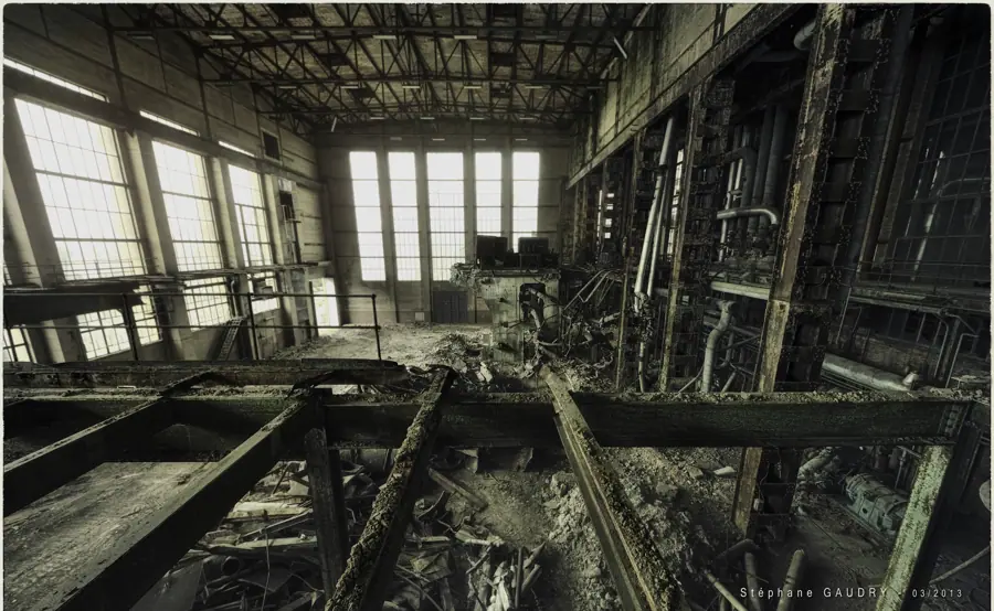 Interior of an industrial hall stripped back to its steel frame